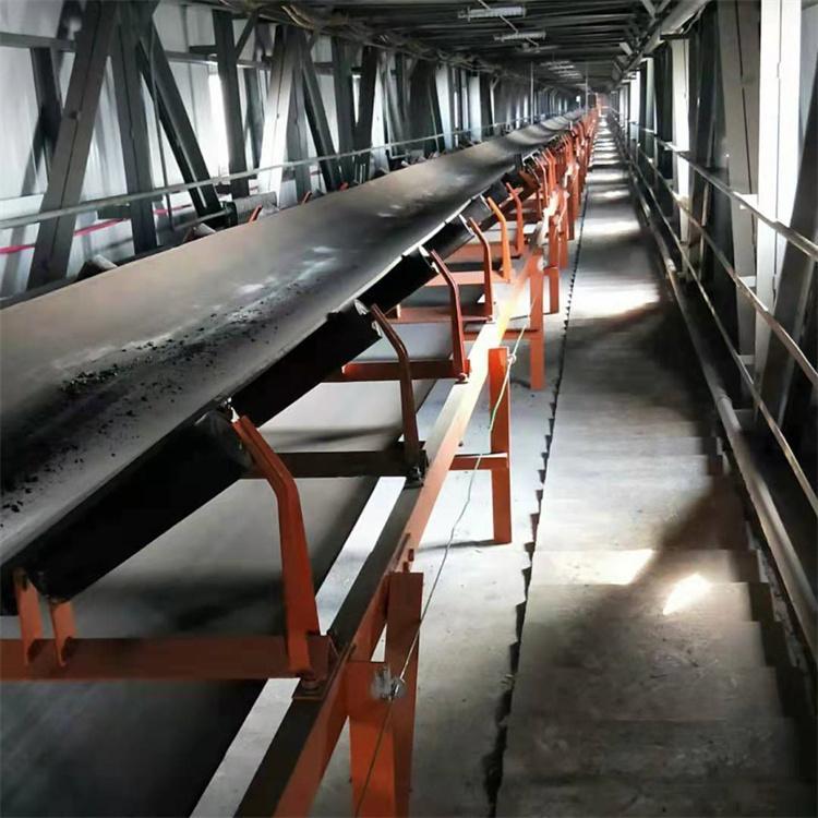 皮帶輸送機(jī)配件向大型化發(fā)展