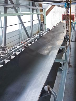 山東DTII型槽式皮帶機(jī)安裝現(xiàn)場